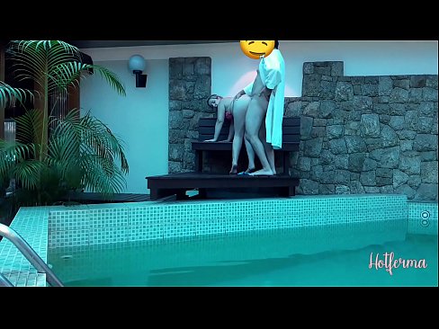 ❤️ Boss kutsub neiu basseini, kuid ei suutnud vastu panna kuumale ☑ Anaal video at us
